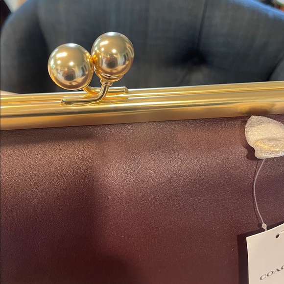 COACH Large Kisslock Frame Shoulder Clutch Bag (Black Currant) - NWT💜 - Picture 12 of 17